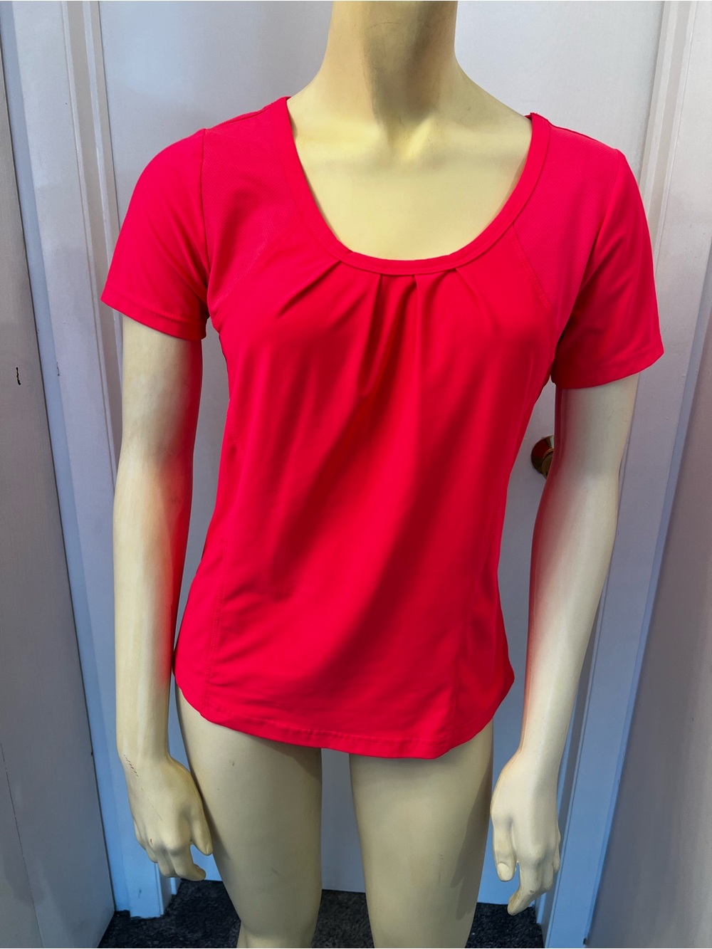 Velocity Scoop Neck Short Sleeve Top - Bright Pink